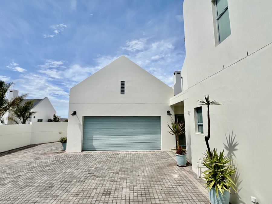 4 Bedroom Property for Sale in Blue Lagoon Western Cape